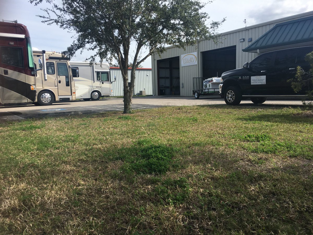 EliteRV_FL's tweet photo. Busy installing FlexArmor Lifetime roof systems, word is getting out. Literally a line at the door!! https://t.co/f3uDxpzquy