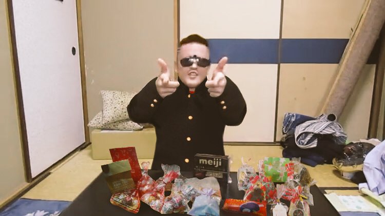 syamu_girl's tweet photo. やば笑 今年チョコすくねーわ😂
今日くらいはモテたいべ。せめて、この投稿で女子からアクションがあればなー。。👽🍫
チョコくれたかりん、チヵるる、ゆうに、三香、他の助詞もアジャース❣️アジャース❣️#バレンタイン #ハッピーバレンタイン https://t.co/vBjKMNI1AN