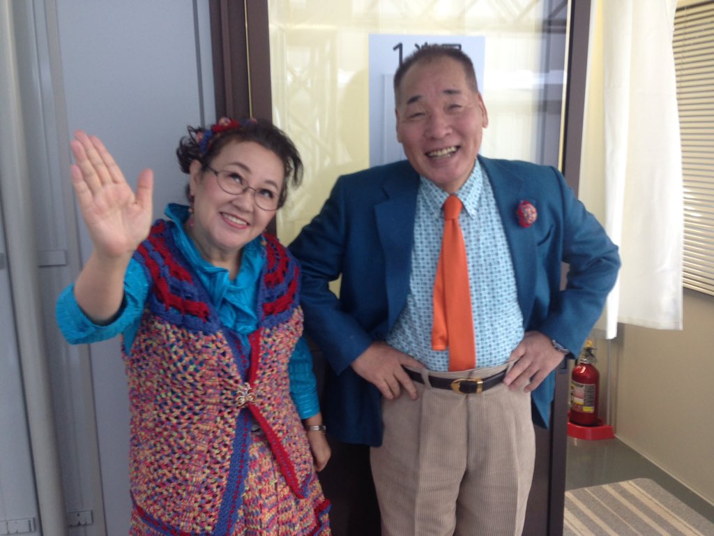 טוויטר よしもと西梅田劇場 בטוויטר 本日のトリ出番は宮川大助 花子さんになります 今日も素敵なニットの手編み衣装で出演されてます 宮川大助 花子 宮川大助 宮川花子 よしもと西梅田 T Co Raz8pnic1w