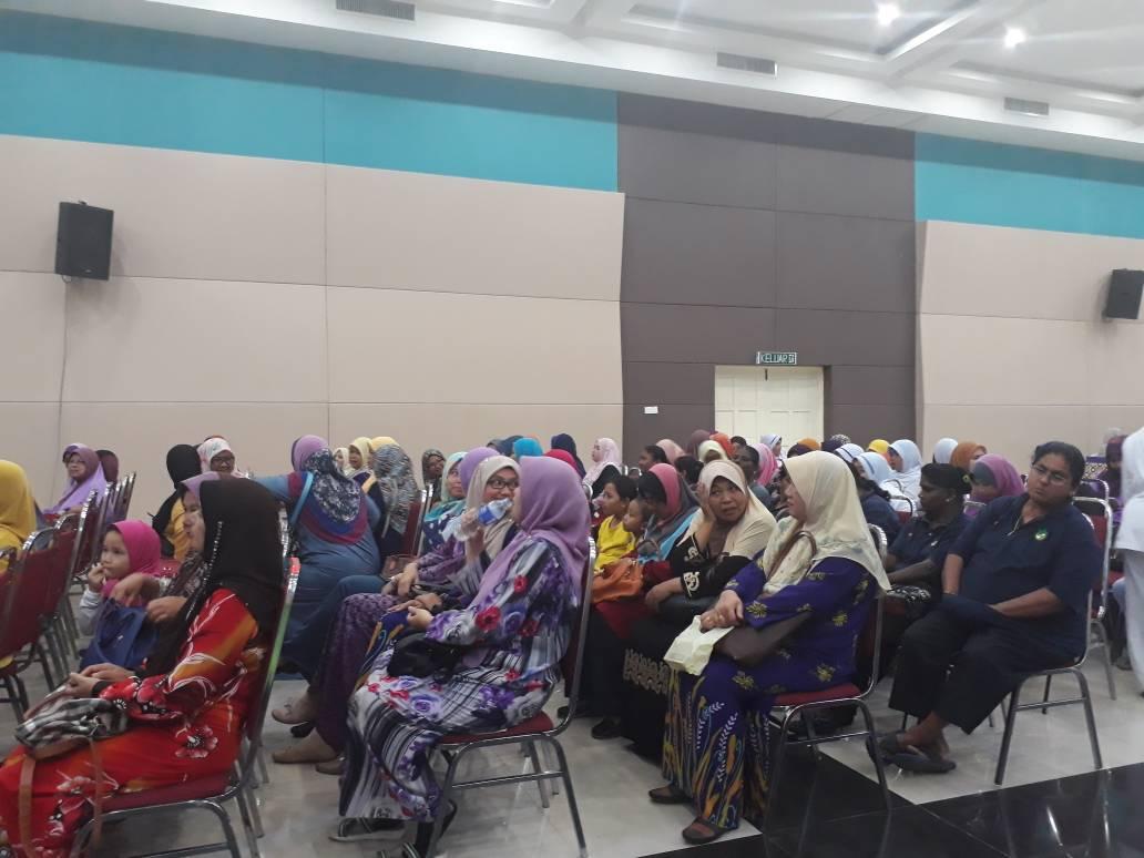 Sedang berlangsung Mesyuarat Agung Kali Ke 32 PUSPANITA Cawangan Daerah Jerantut di Dewan Besar Majlis Daerah Jerantut.. <a href="/zulkifliabidin/">Zul Abidin</a> <a href="/relamalaysia/">relamalaysia</a> <a href="/RazibSRBrians/">R-jib</a> <a href="/JannahSaya/">Saya Jannah</a> <a href="/relapahang/">RELA Negeri Pahang</a> <a href="/wan_goback/">mamazolllaaa</a>