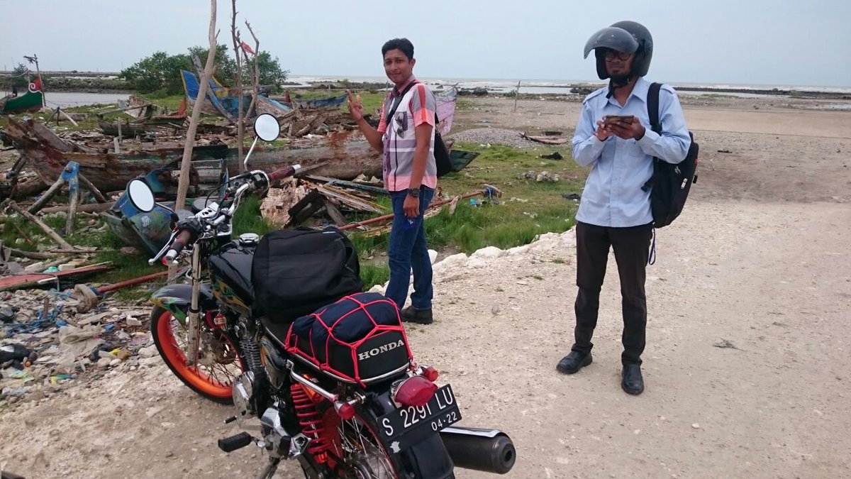 Awan8612's tweet photo. #PadatKaryaTunai Menuju masyarakat desa yg sejahtera.
#membanggun desa
#bhakti pendampingdesa
@jokowi 
@EkoSandjojo
@taufikmadjid71 
@kablamongan
@Iskandar__NH 
@DewantoAndry 
@arwani_p3md https://t.co/9YYhg5zIwd