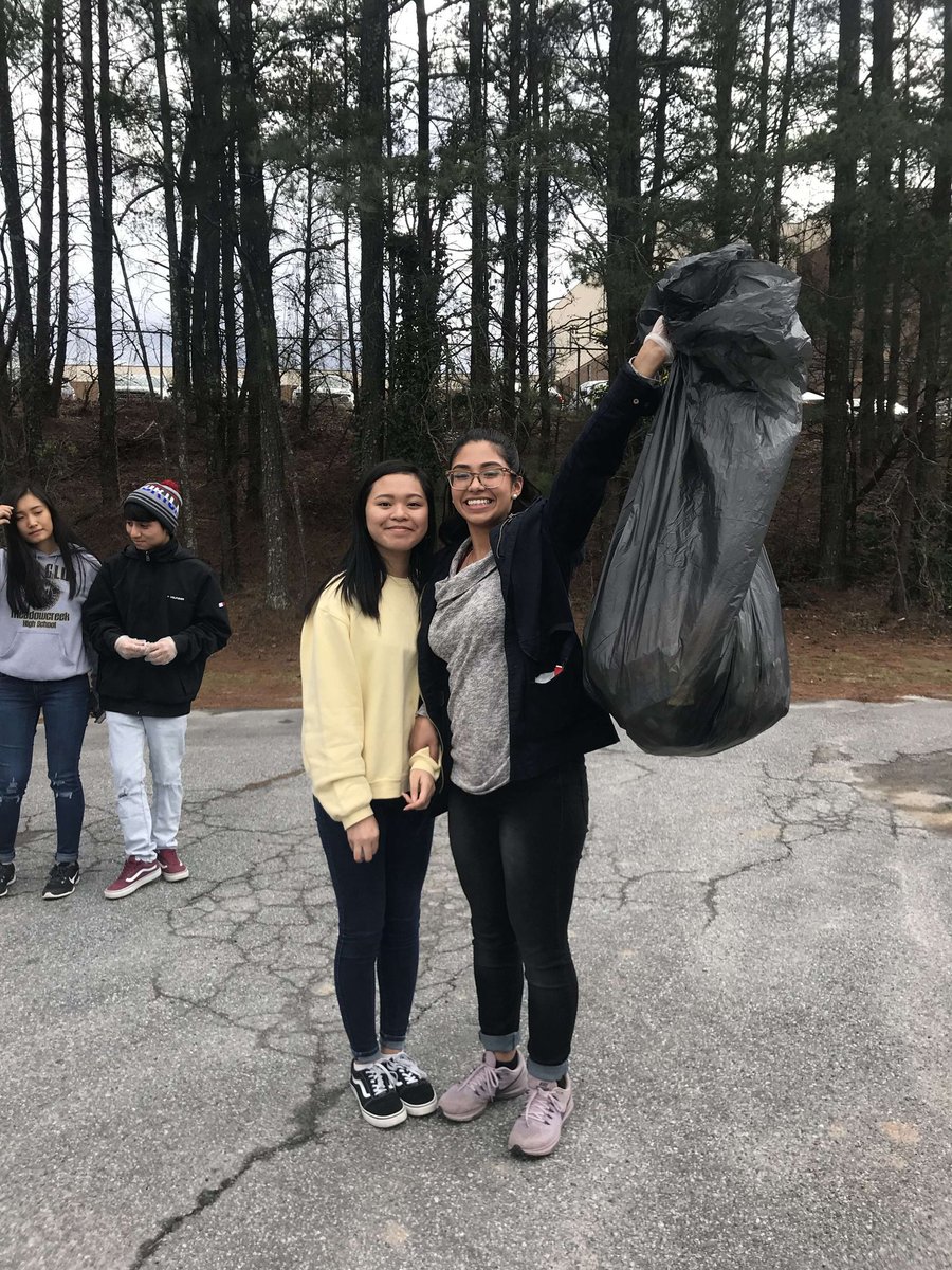 _MHSKeyClub's tweet image. Thank you to our MUSTANGS who participated in the cleanup service event today! Our school looks even better than before. 💙 #mustangscare #keyclub