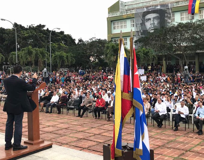 #Cuba
la comunidad universitaria de la <a href="/universidad_uci/">Universidad de las Ciencias Informáticas</a> hoy demostró su apoyo incondicional a la hermana #Venezuela en el acto nacional de solidaridad con la Revolución Bolivariana
#SomosUCI 
Vivan #Fidel y #Chávez 
Vivan #RaúlCastro y #NicolásMaduro
