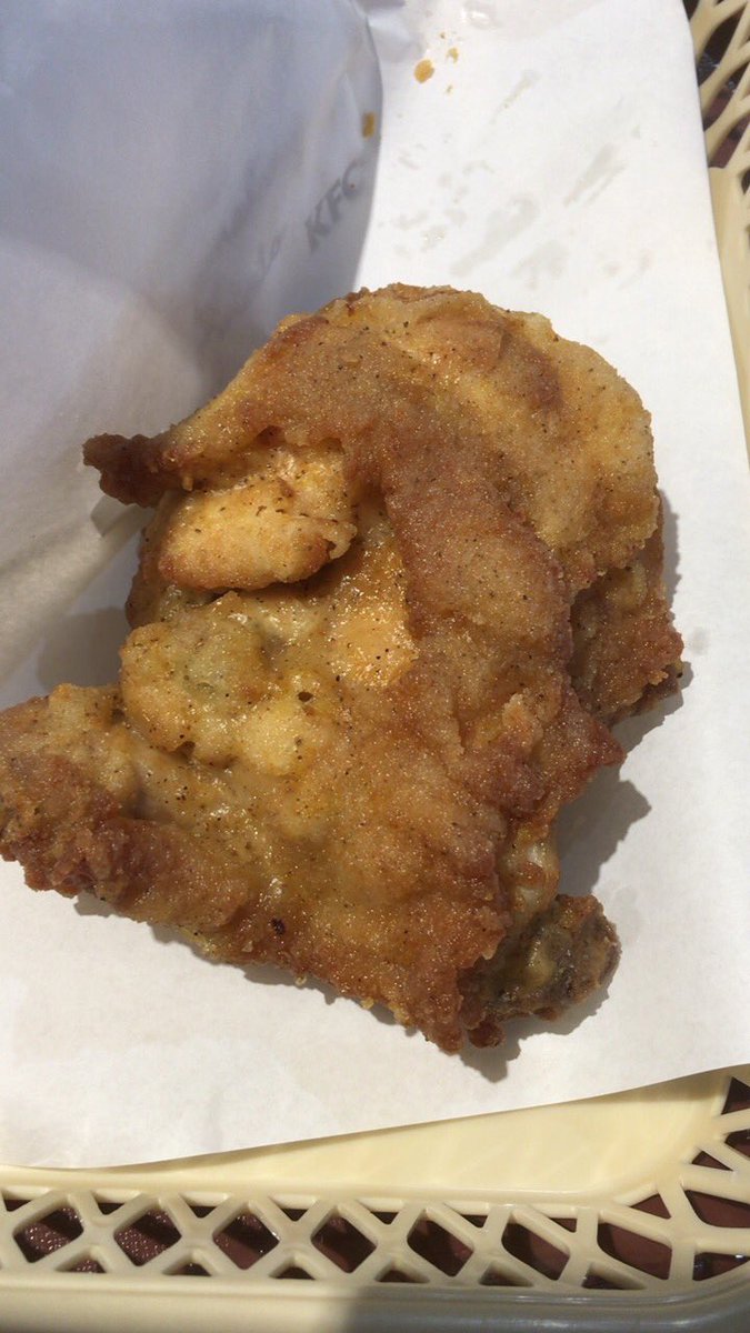 JUDAS08261992's tweet photo. 今日はリブ(あばら)だった！！
#KFCchallenge https://t.co/y1otshN2pc