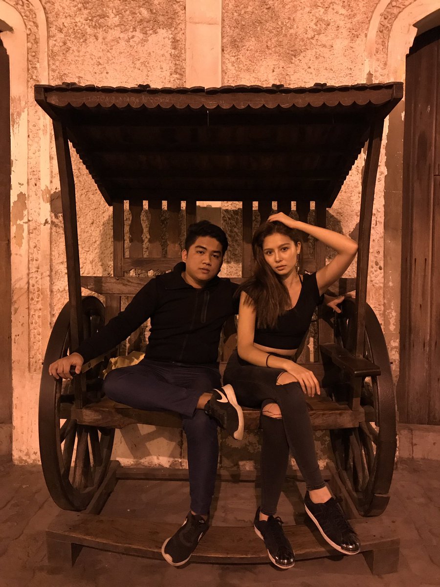 jamesxredd's tweet photo. Vigan City, Ilocos Sur with my fav ate @realmihonishida thank you and i love you! 💞

PS: yung last pose siya nagdecide na ganyan daw pose 🙄😂 https://t.co/0TeHNUec0b