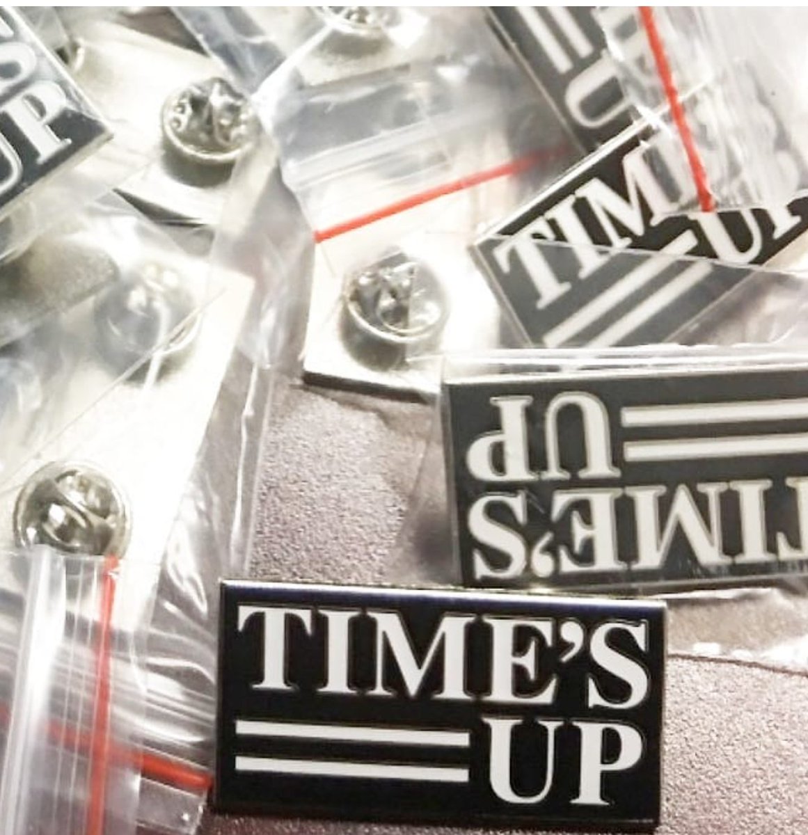 RightTo_Write's tweet photo. @FedupWithSwamp @FedupWithSwamp you follow #MarkTaylor #TrumpProphesy.
Remember the line "THE TIME IS UP FOR THOSE WHO ARE CORUPT"
Have you noticed the "Time's Up" pins that Hollywood wore to Golden Globes and Dems to #STOU wore??!!
Do you beleive in coincides?
#GodsSenseOfHumor 🤣 https://t.co/Ci7xOavzcJ