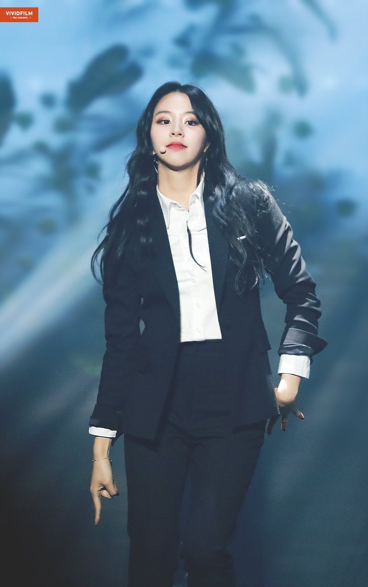 gaaaap_bot's tweet photo. 93. ' 트와이스 채영 ' 의 갭 차이 👉 익명제보 https://t.co/ueMJprhqxx