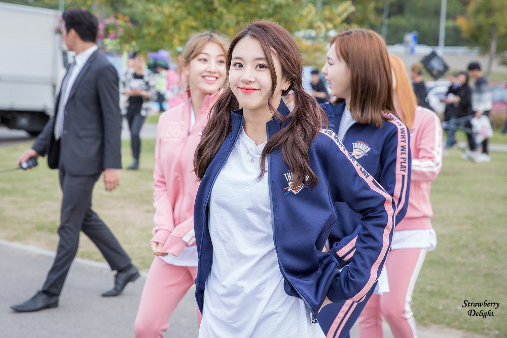 gaaaap_bot's tweet photo. 93. ' 트와이스 채영 ' 의 갭 차이 👉 익명제보 https://t.co/ueMJprhqxx