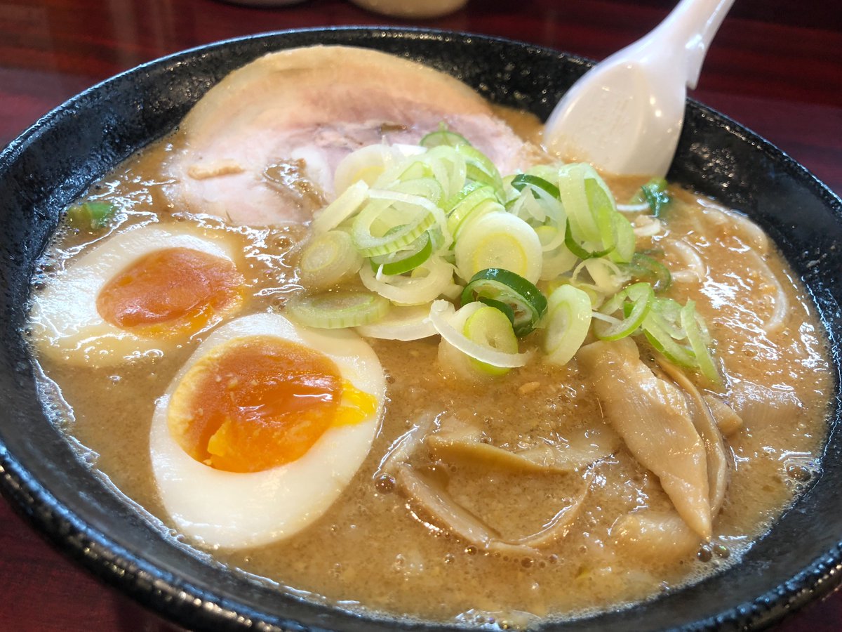 体調悪いので、味噌ﾗｰﾒﾝ食べたら余計に具合悪い(笑)

昔はこれで治ったのにな〜(°_°)