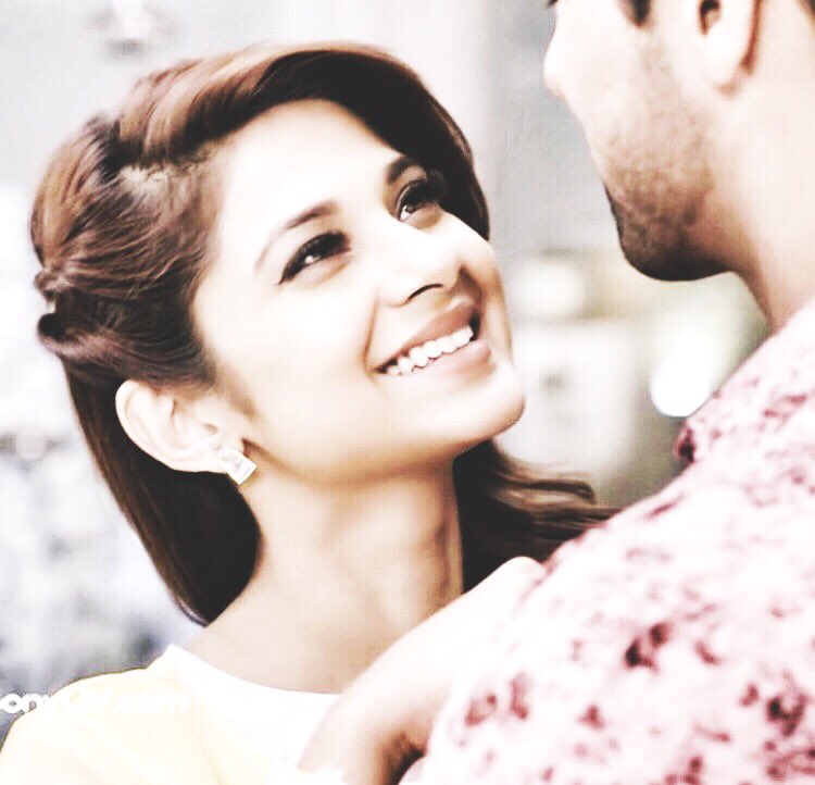 trashforwinget's tweet photo. ✨day fourteen; jen smiling. https://t.co/Y2xb7B90sZ