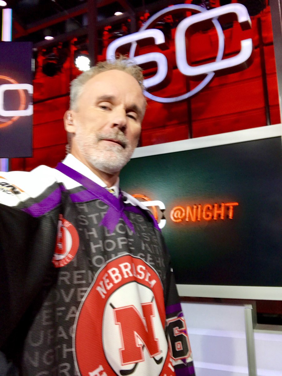 Going to on <a href="/notthefakeSVP/">Scott Van Pelt</a> to bring a crazy <a href="/GoldenKnights/">y - Vegas Golden Knights</a> <a href="/NHLJets/">Winnipeg Jets</a> highlight. Turn the channel, Lincoln