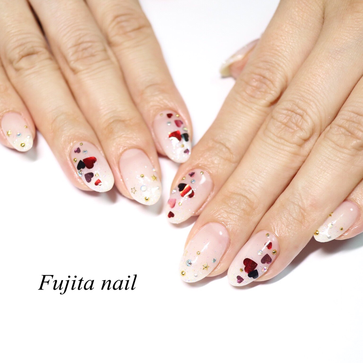 藤田ねいる Valentin Nail ネイルデザイン ネイルアート ジェルネイル Naildesign Nailart ハートホロ ハートホログラム ハートネイル Gradationnail グラデーションネイル シンプルネイル 大人ネイル バレンタインネイル Valentinnails