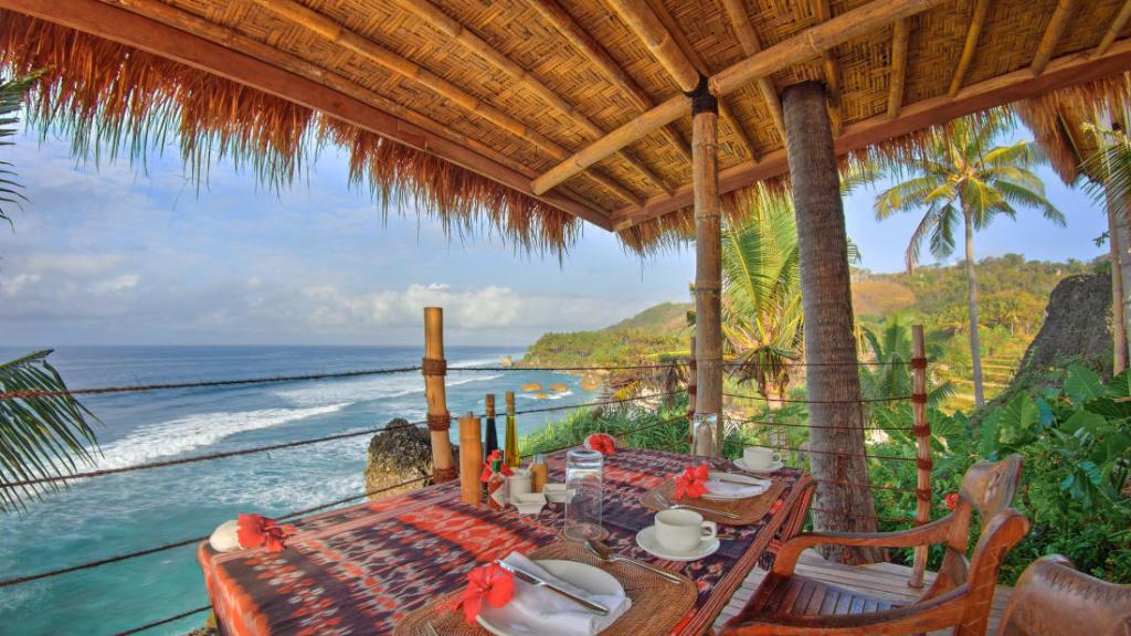 CNNTravel tweet picture