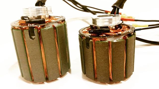 CarvonSkates's tweet photo. SpeedDrive XL stators, at left, with sensors have arrived. SpeedDrive R sensor at right.
.
.
.
#carvon #carvonskates #getyourcarvon #speed #drive #directdrive #stator #sensored #copper #motors #racing #xl #powerful #fast #quality #electronics #robotics #… https://t.co/ycSHoEBcHK https://t.co/SYLSDrzod9