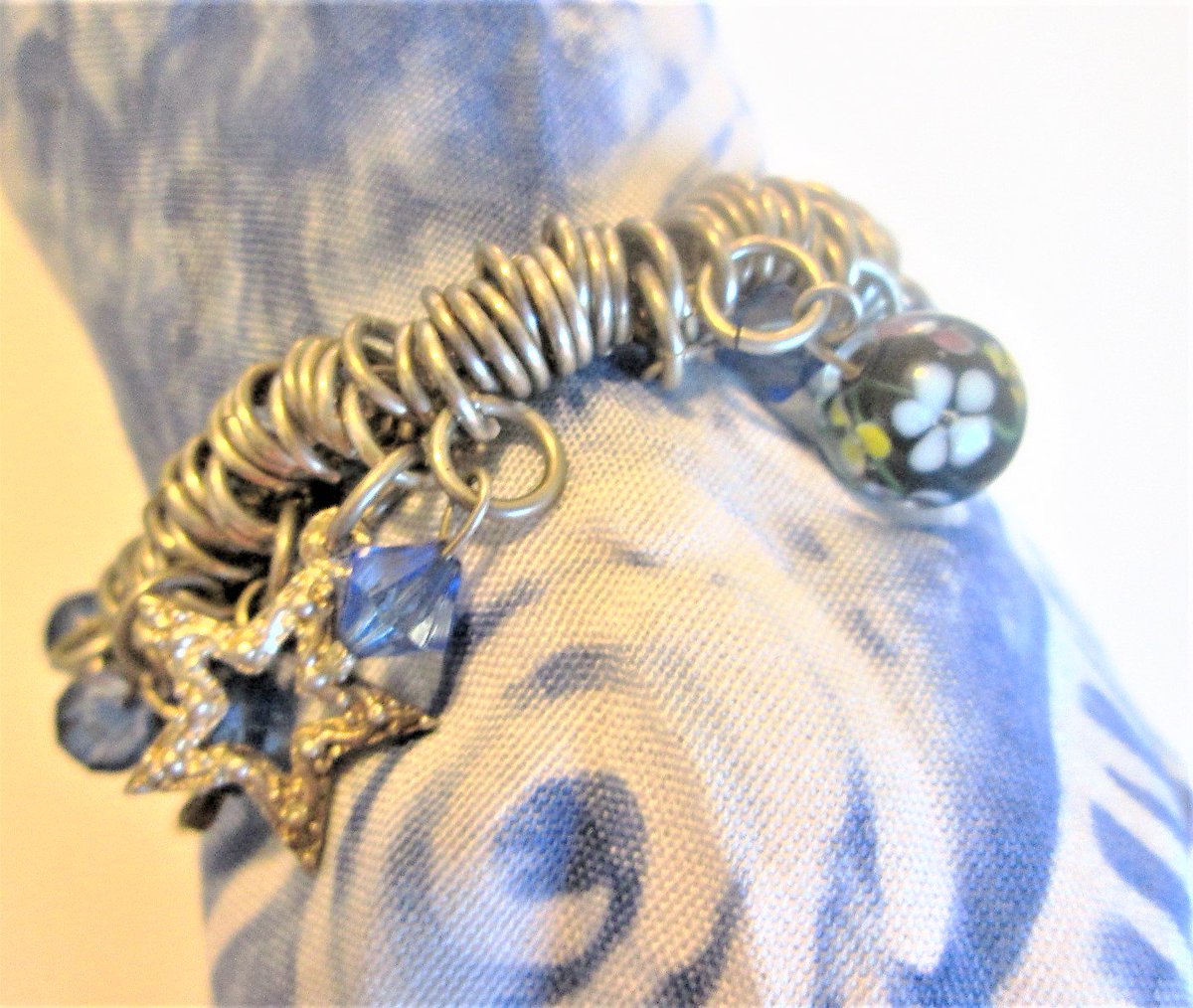 vintagebadtique's tweet photo. https://t.co/5qzwuY0RWH
#Bracelets #CharmBracelets #giftforher #ValentineDay #VintageBadtique #stainlessSteel #danglebracelet #charmbracelet #bohobracelet #millefiorebeads #jewelry #bluesilverbracelet #hippiemodfestival #steelbracelet #birthday https://t.co/MHmluvZWF7