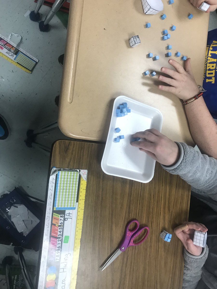 TeachinMyTribe's tweet photo. Packing boxes to calculate volume with unit cubes #teachfentress https://t.co/CDj25EkWxA