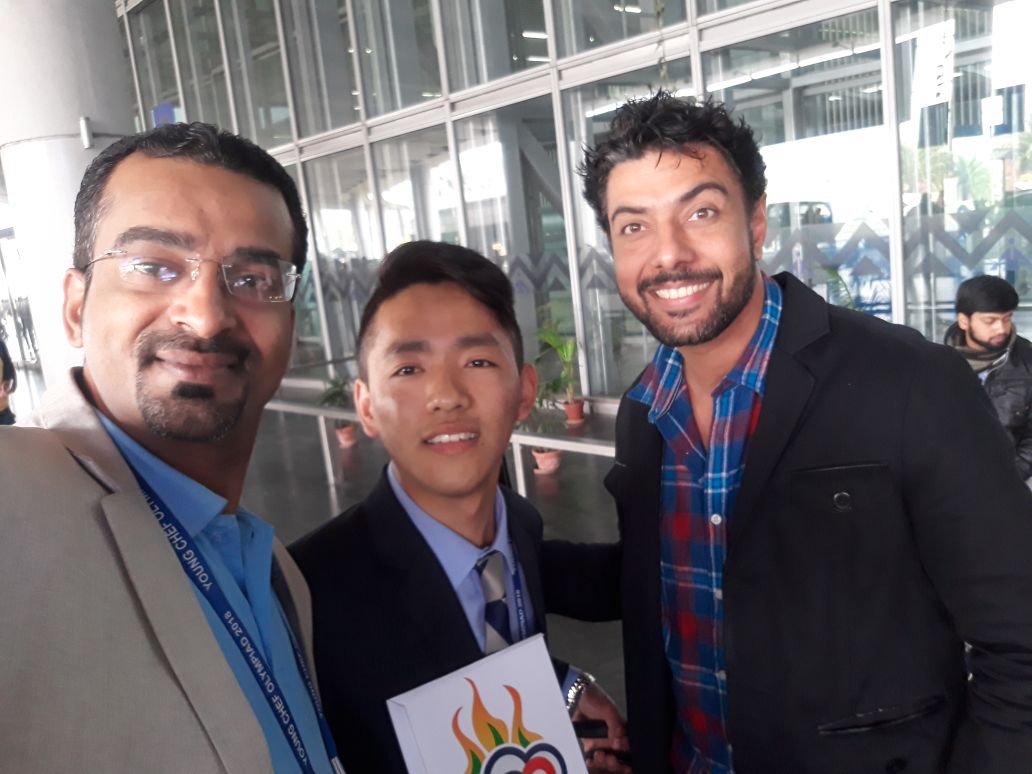 TechRupayan's tweet photo. Chef Ranveer Brar received from the airport for todays grand event Young Chef Olympiad 2018.
@ranveerbrar @vishalkoliihm @IIHMHOTELSCHOOL @IIHM_YCOlympiad @t2telegraph @Accorhotels @ndtvgoodtimes @CNNnews18 https://t.co/KT4L1Cgq3s