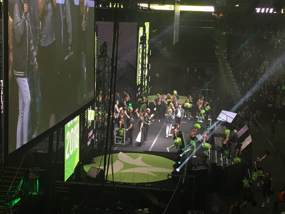 ItWorksGlobal's tweet photo. What a night! Anyone else still celebrating the kickoff of #ONE2018?! 🙋 https://t.co/mQkaBe8HQv