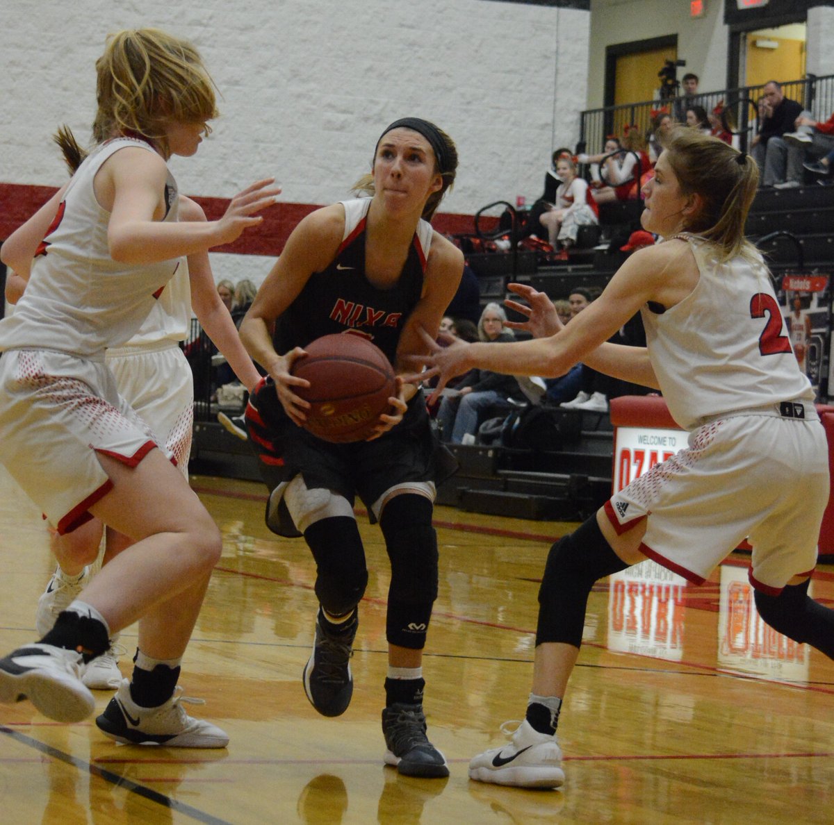 HeadlinerSports's tweet photo. .@brookepace12_ has missed most of the season after breaking an ankle before the jamboree. She's up and running now, though, including an 8-point outburst to help the @OHSLadyTigers upset @nixagirlsbball. https://t.co/N8ytp3ou4A https://t.co/wS5zVkW4B4