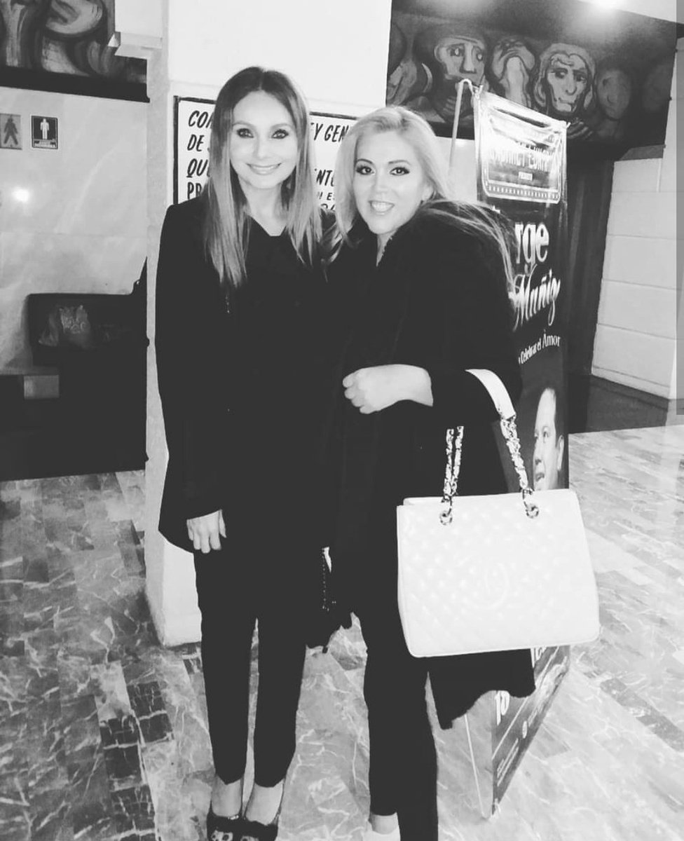 AlvarezTeamRO's tweet photo. #ElizabethAlvarez #AlvarezTeam  😍💓 https://t.co/12rhojWx8s