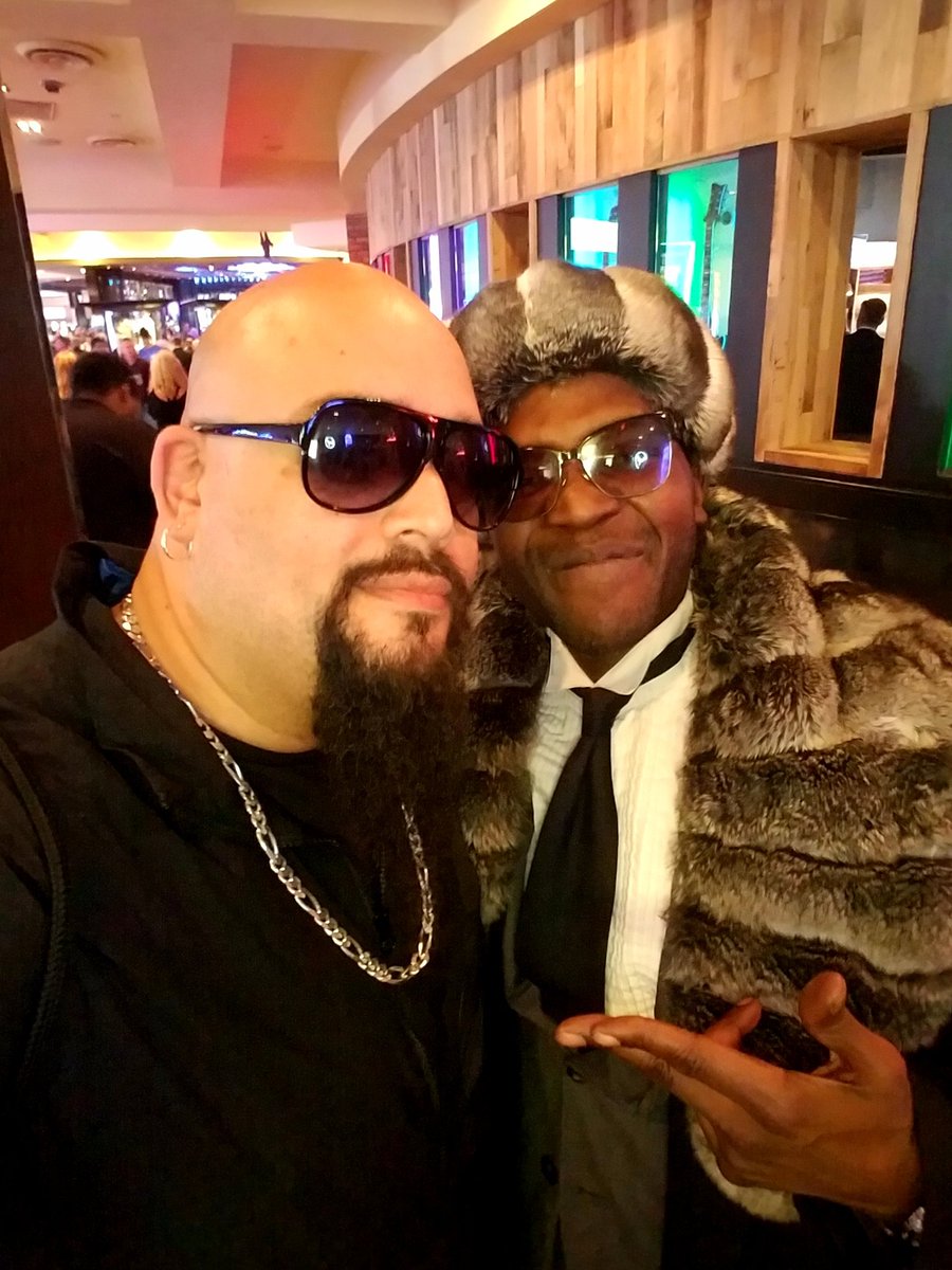 DLOCMUFUKA's tweet photo. AVN Awards 2018 wit my nigga @Moe_the_Monster
#moejohnson #moethemonster #dloc #avn #avnawards2018 #hardrockhotelandcasino #teamnosleep https://t.co/NA4X3AkZhu