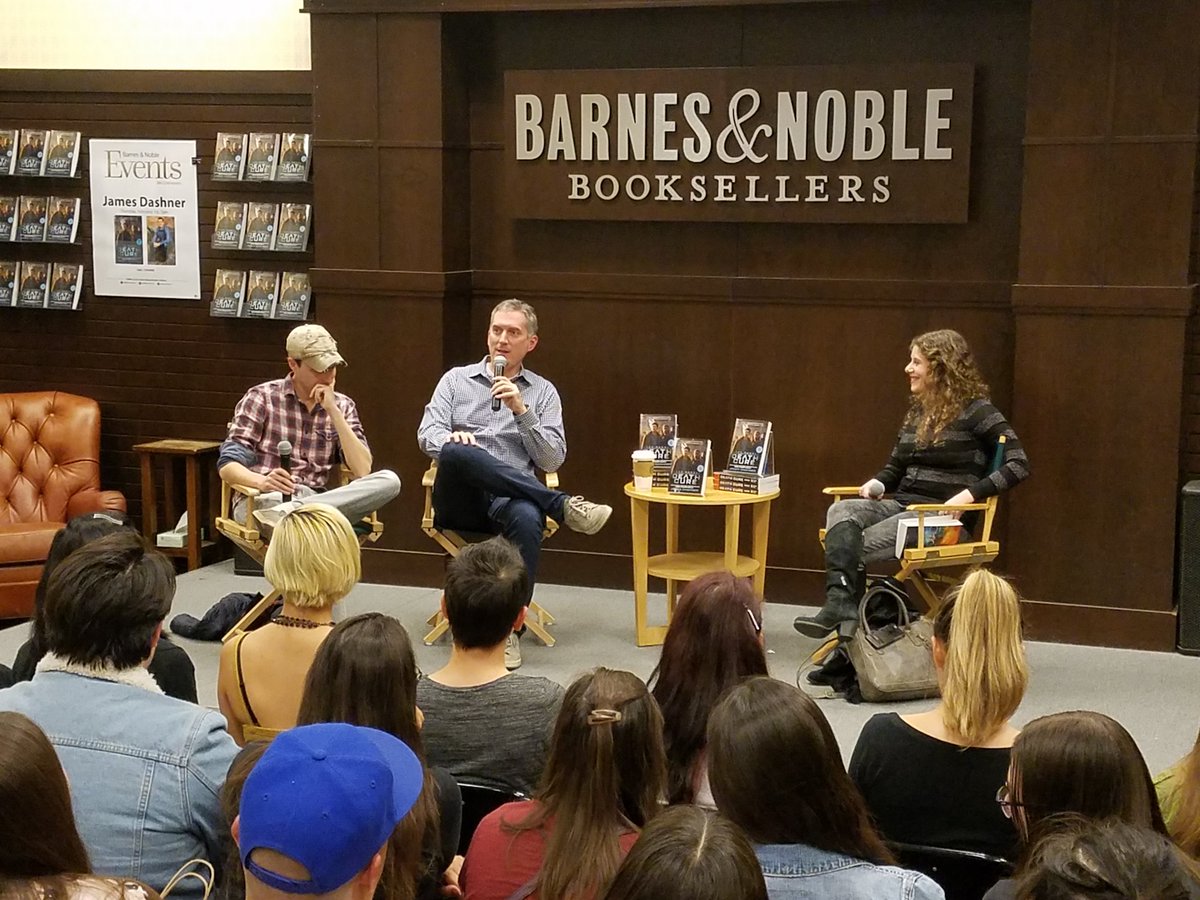 Barnes Noble Events The Grove On Twitter Happening Now