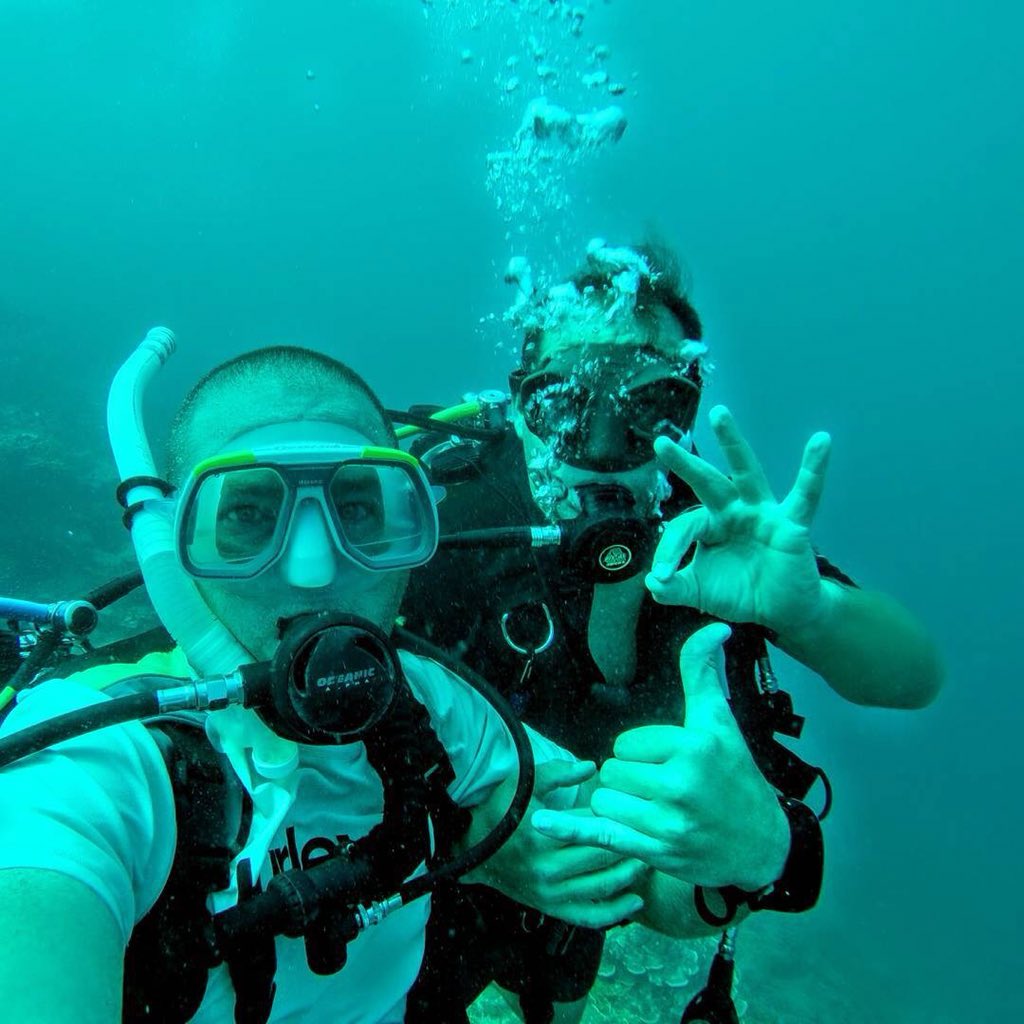 Patriotboat's tweet photo. Dive taxi available through @MWRGUAM on Naval Base Guam! Book today! #patriotboatcharters #diveguam #seewhatsoutthere https://t.co/HKdFHH49dc