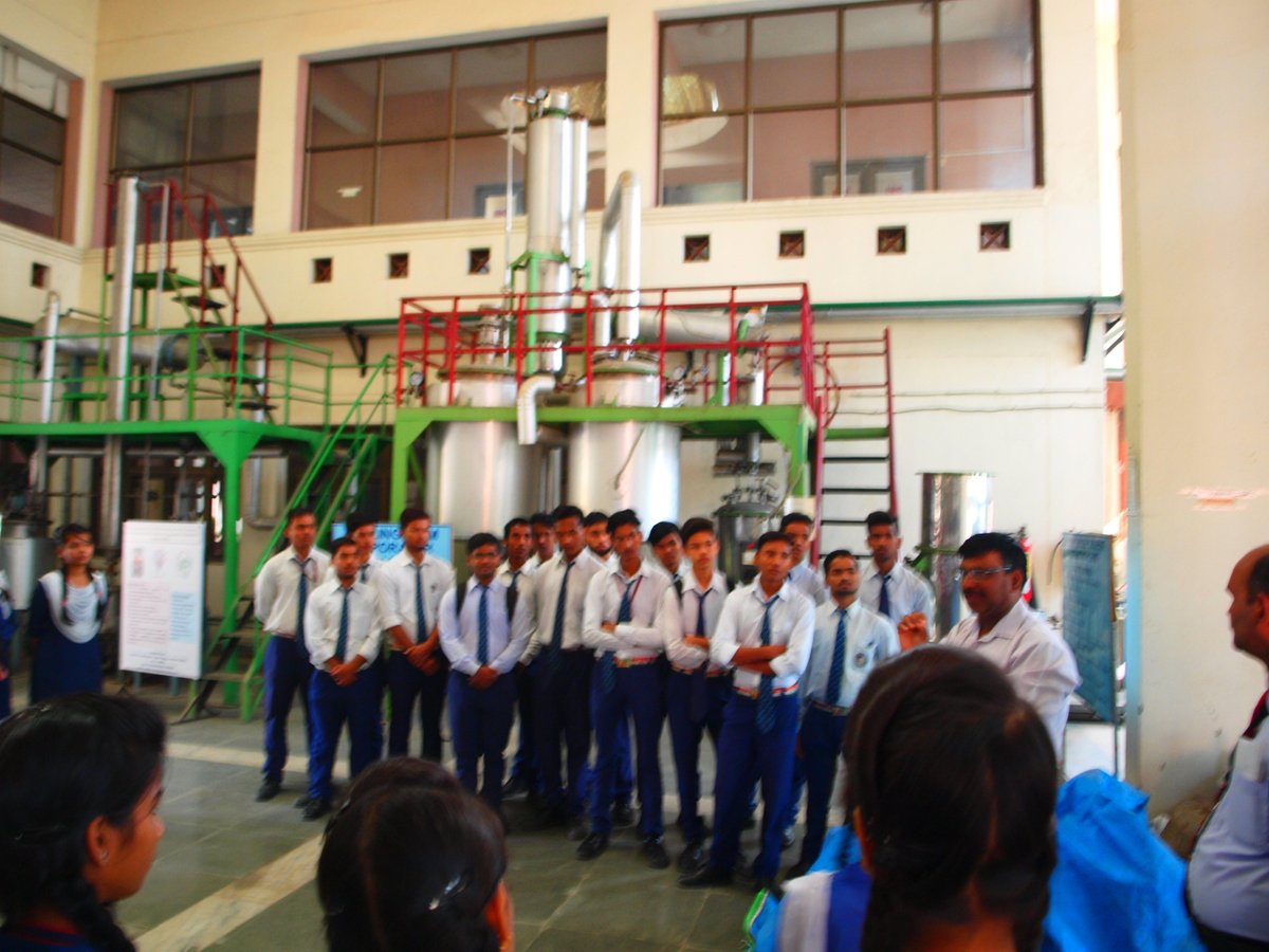biotechplucknow's tweet photo. Visit of students from  Bal Nikunj Inter College, Beligarad Branch, Lucknow to Biotech Park https://t.co/ML475VOj6e