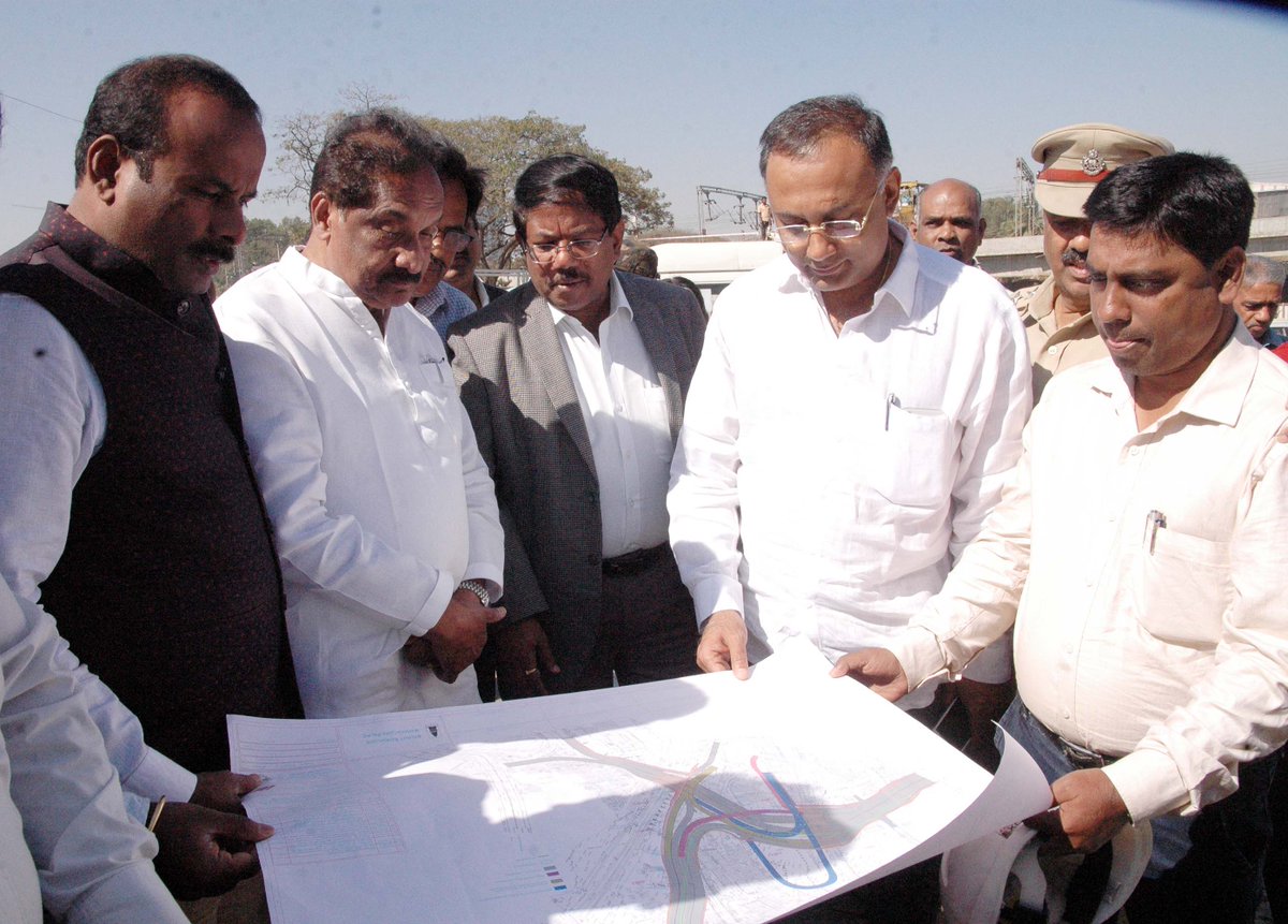 thekjgeorge's tweet photo. Inspected the progress made with regard to construction of flyovers &amp; underpass near Okalipuram and instructed officials to complete work at the earliest along with @dineshgrao, @BBMP_Mayor and other concerned officials. #BetterBengaluru https://t.co/emXZf0Hgce