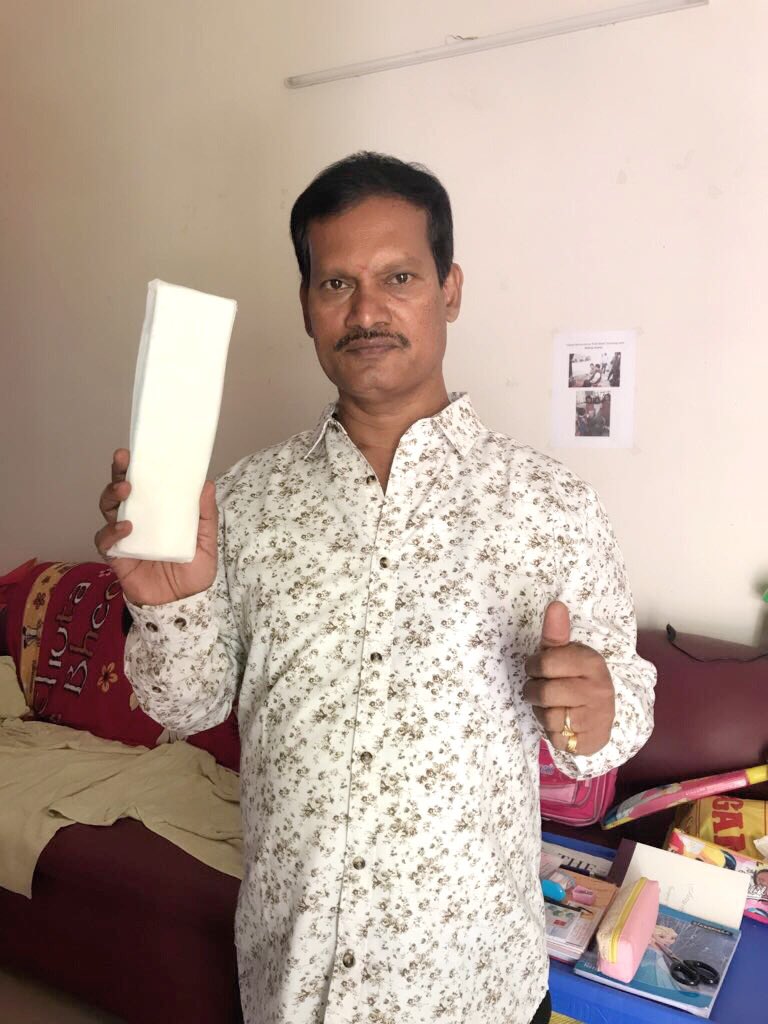 murugaofficial's tweet image. #PadManChallenge

Yes that’s a Pad in my hand &amp;amp; there's nothing to be ashamed about. It's natural! Period. 

#StandByHer

Copy, Paste this &amp;amp; Challenge your friends to take a photo with a Pad!

Here I am Challenging 
@akshaykumar 
@mrsfunnybones 
@sonamakapoor 
@radhika_apte