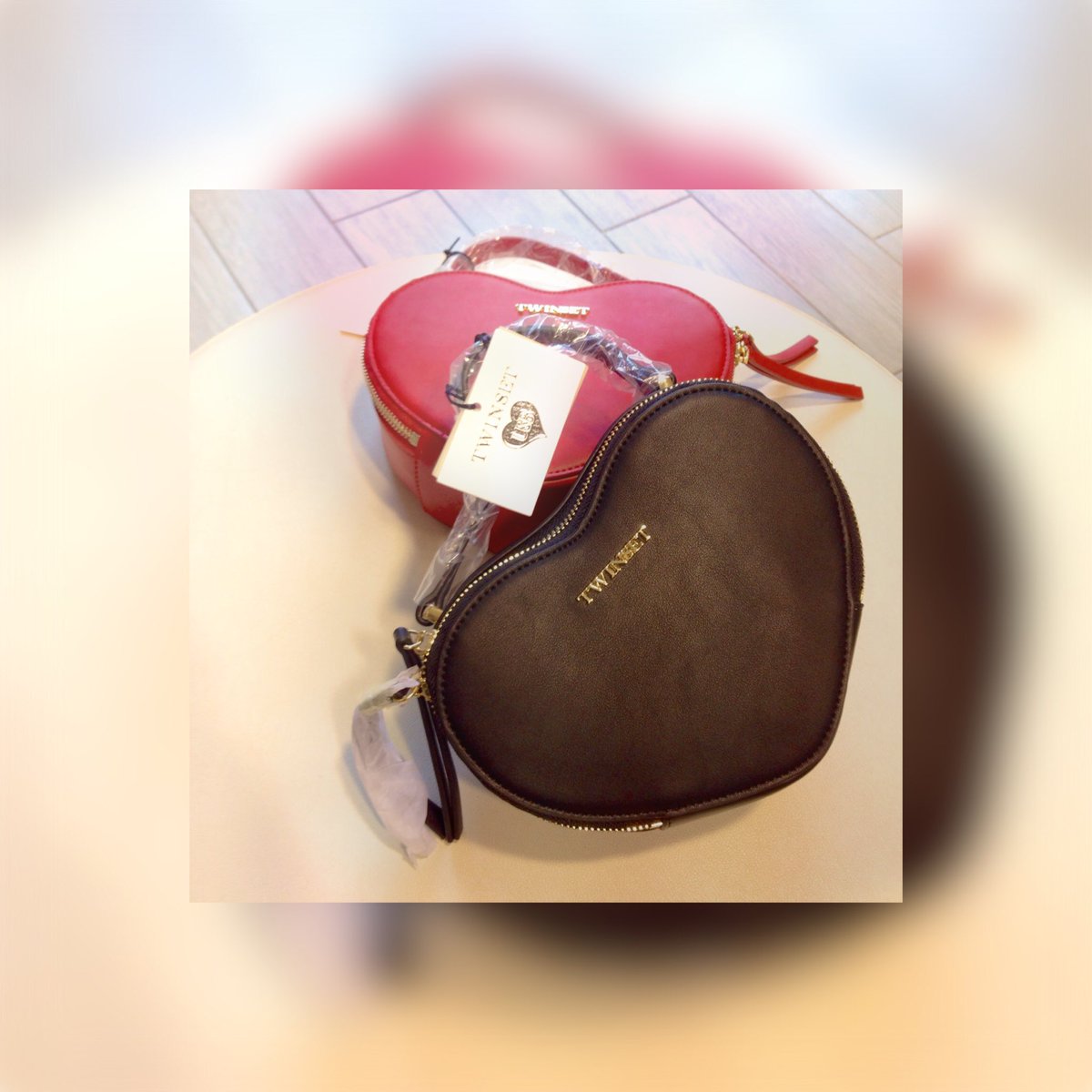 intimodasettimo's tweet photo. TWIN SET ❤️❤️ borsetta cuore nera o rossa? #twinset #U&B #torino #settimotorinese #intimodabygiustetto #borsa #incentro #sanvalentino #regalo #rosso #fashion #moda #nuovacollezione2018 #nonsolointimo #woman https://t.co/mcwAr2pNEN