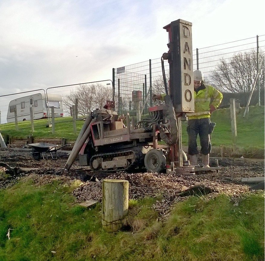 Geoinvestigate's tweet photo. #Slopestability investigation in #Newcastle using Geoinvestigate's inhouse #groundinvestigation capability to save our client cost. #Dando2000 tracked hydraulic mini #drillrig recovering samples for #borehole #soillogging & #geotechnical testing. https://t.co/AvP7IzSXHG