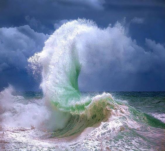 DavLucia's tweet photo. #stopensandoche solo gli inquieti sanno com’è difficile sopravvivere alla tempesta e nn poter vivere senza
Bronte https://t.co/RlawlwI64I