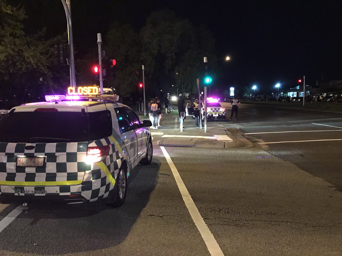 VicRoads's tweet photo. Right on cue - how Dandy! Your best chance to view the #Superload is in Dandenong right now. Our crews have blocked off the intersection at Lonsdale St to ensure a safe and smooth journey. https://t.co/eDgYSGvSlX