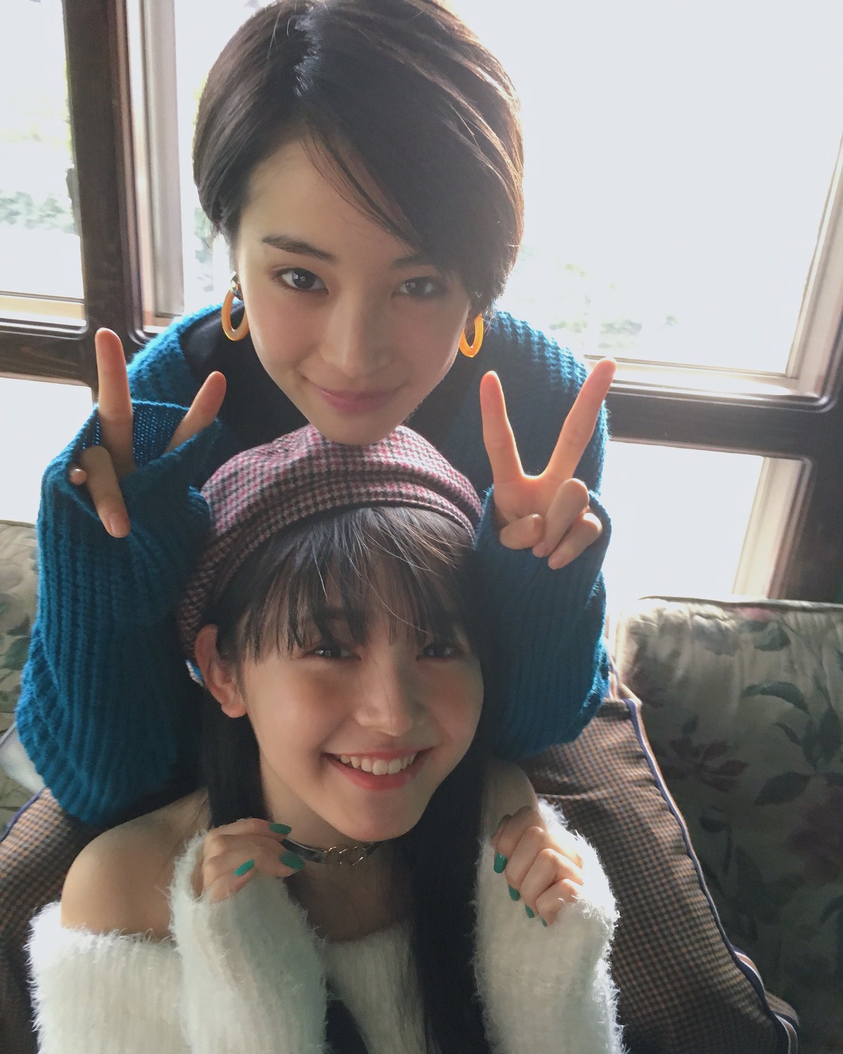 久間田琳加 オフィシャル on X: 今月号の企画で すずさんと撮影をするのは初めてで、ドキドキでした！！！ オフショットです😳  t.coYqv3qaqNIj  X