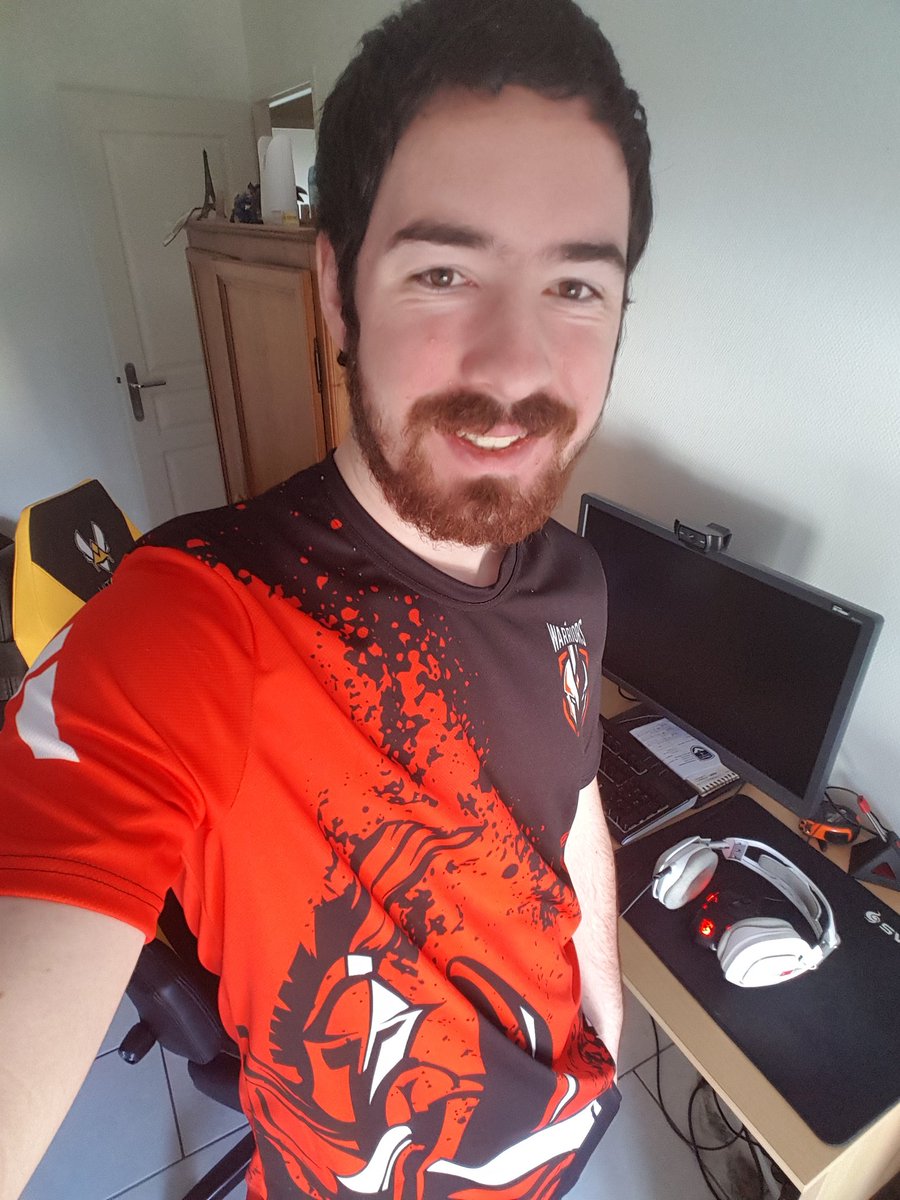 xChoca33's tweet photo. Maillot reçu 😍 
Merci @ACE_eSport_GG pour ce que vous avez fait 😜 #WForWar https://t.co/W3CIMXAYvv