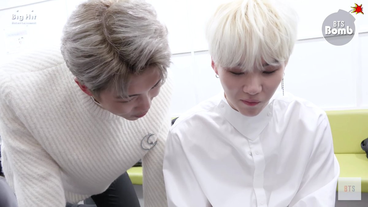 namjun_record's tweet photo. 모니터링 하는 남준. . . 일하는 남준. . . ㅜㅜ #iHeartAwards #BestFanArmy #BTSARMY @BTS_twt https://t.co/BIzRuuULVX
