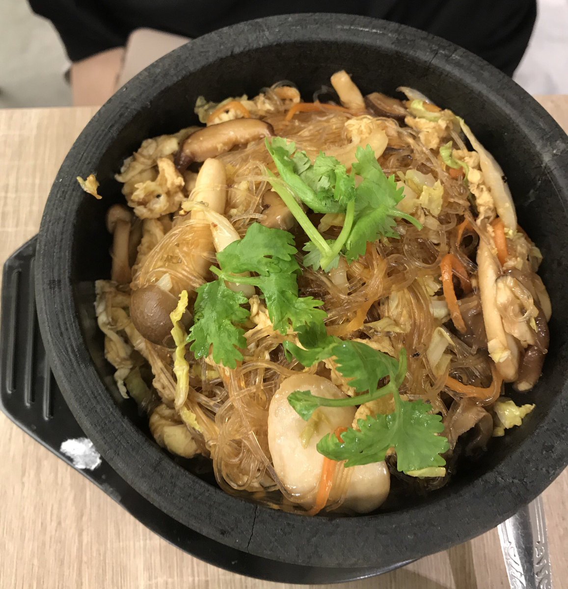 siewpeng_wang's tweet photo. Dinner @Green Signature 🍆🥕
https://t.co/1umFjQ8Odw
#Singapore @siewpeng_wang #vegan #vegetarian #meateatout #meateatoutday https://t.co/NH8nx9TKE0