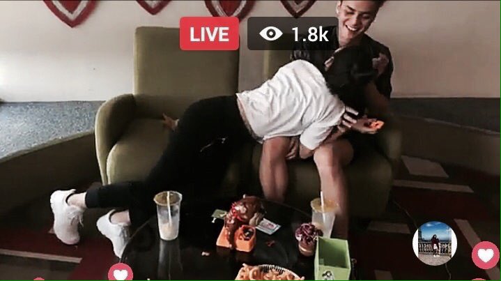ChzelHermoso's tweet photo. Relationship goals π haaays π@MoonBiatch @iamAndalioLoisa @LoiNieOFCL @iamr2alonte @RBchanco @DreamscapePH @pamibarrola @ericjohnsalut
#WansaBotefulDay https://t.co/OSxYAkv7Ct