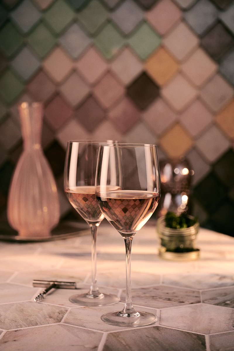 EnotriaCoe's tweet photo. For each season there is series of wines which are right at home. Whether it's a zingy, aromatic white in Spring, or a bold and heartwarming red for Winter. We've brought the seasons to life at #ECShowcase with a selection of perfect wines to match each season. https://t.co/ntGOf6ob58