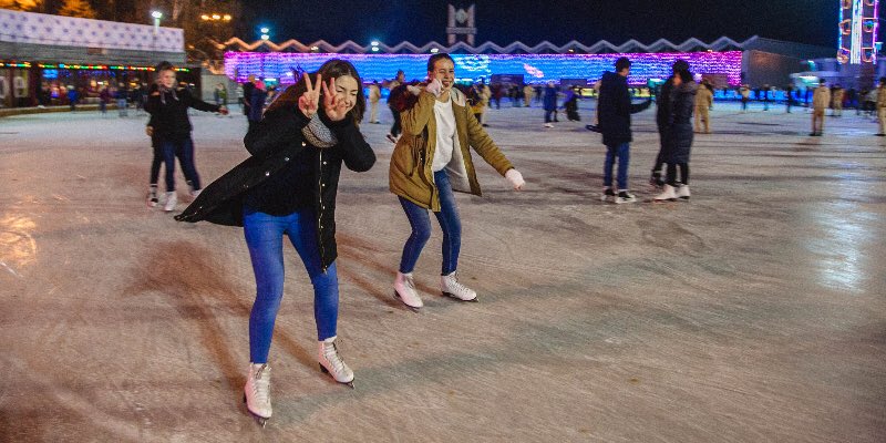 Чем заняться в парке зимой? 38 катков, 51 лыжная трасса и 35 горок ждут гостей в московских парках. #зимавпарке #выходные #афиша Подробности: mos.ru/news/item/3592…