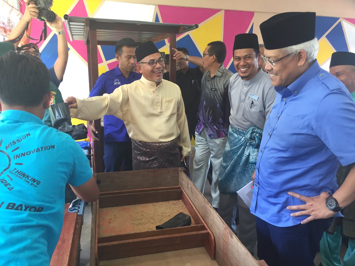 nazridouglas's tweet photo. Mesyuarat Agung PIBG Smk Sungai Bayor, Selama Perak. Disempurnakan oleh YB DS @dhzhamzah . #sungaibayor #larut #selama #perak #MPLarut https://t.co/mKgktVlaid