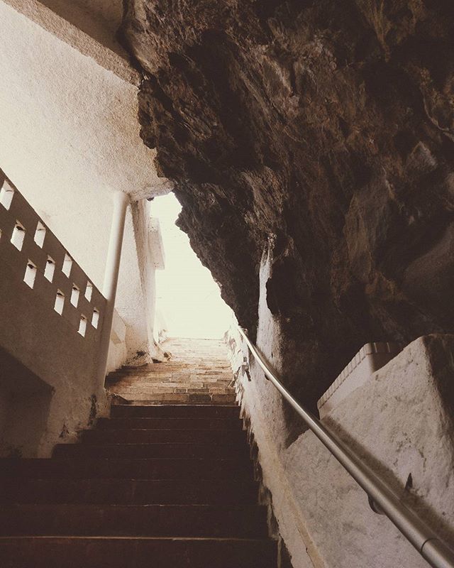 Breoypunto's tweet photo. Hidden stairs ⛰️
#htc #htc10 #mixapp #photoedit #escaleras #stairs #rocas #rocks #tenerife #canarias #canaryislands #spain #acantilado #cliff #casaenacantilado #cliffhouse https://t.co/ziwK5q0N1c https://t.co/5d3JuRthbb