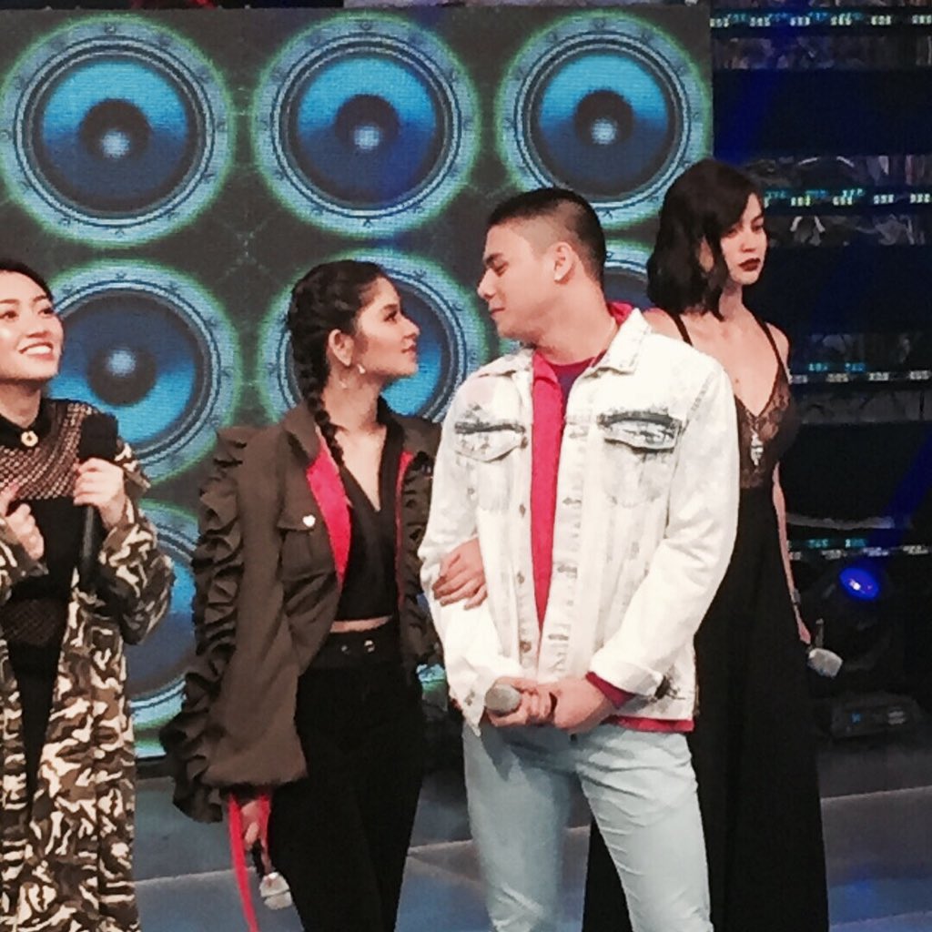 ChzelHermoso's tweet photo. PERFECT πππ @LoiNieOFCL @DreamscapePH @MoonBiatch @pamibarrola @iamAndalioLoisa @iamr2alonte @RBchanco @ericjohnsalut
#WansaBotefulDay https://t.co/EneoP656Se