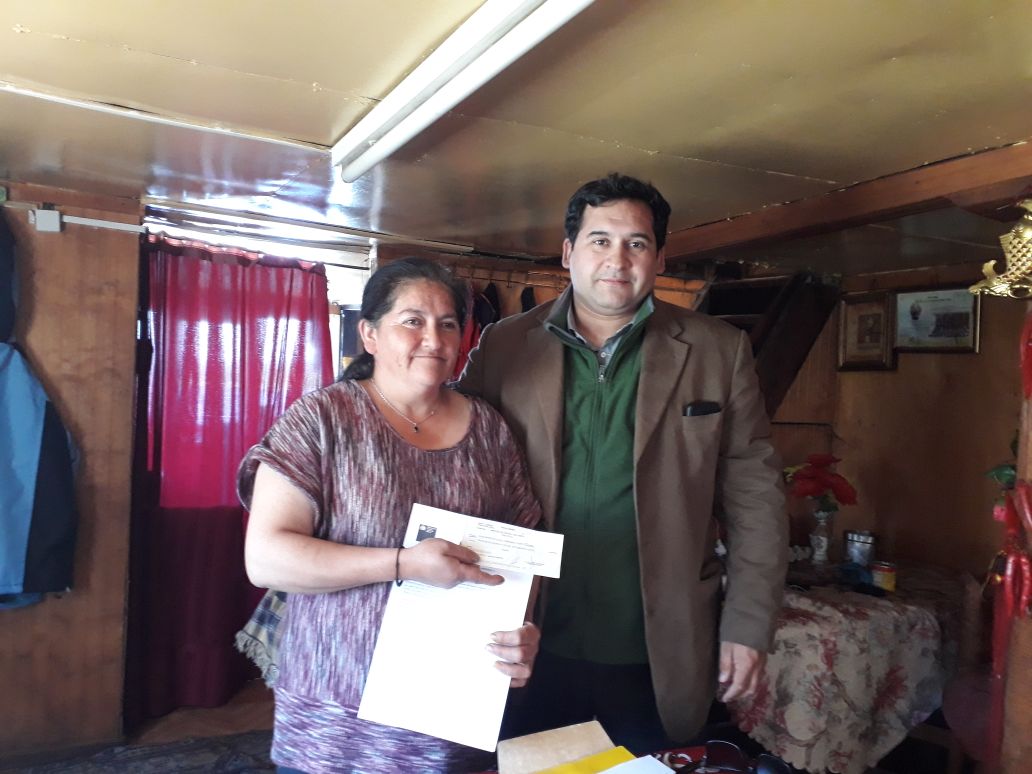 gprovaysen's tweet photo. Gobernador de Aysen Luis Oyarzo entrega Fondo Social Presidente de la República a organizaciones sociales de la zona: 
Club Deportivo Social Femeninas Pto. Aguirre.
Agrupación de Padres y Amigos de Discapacitados de Pto. Cisnes.
Junta de Vecinos N°5 Estero Copa Repollal Bajo. https://t.co/CFk0AhkPWi