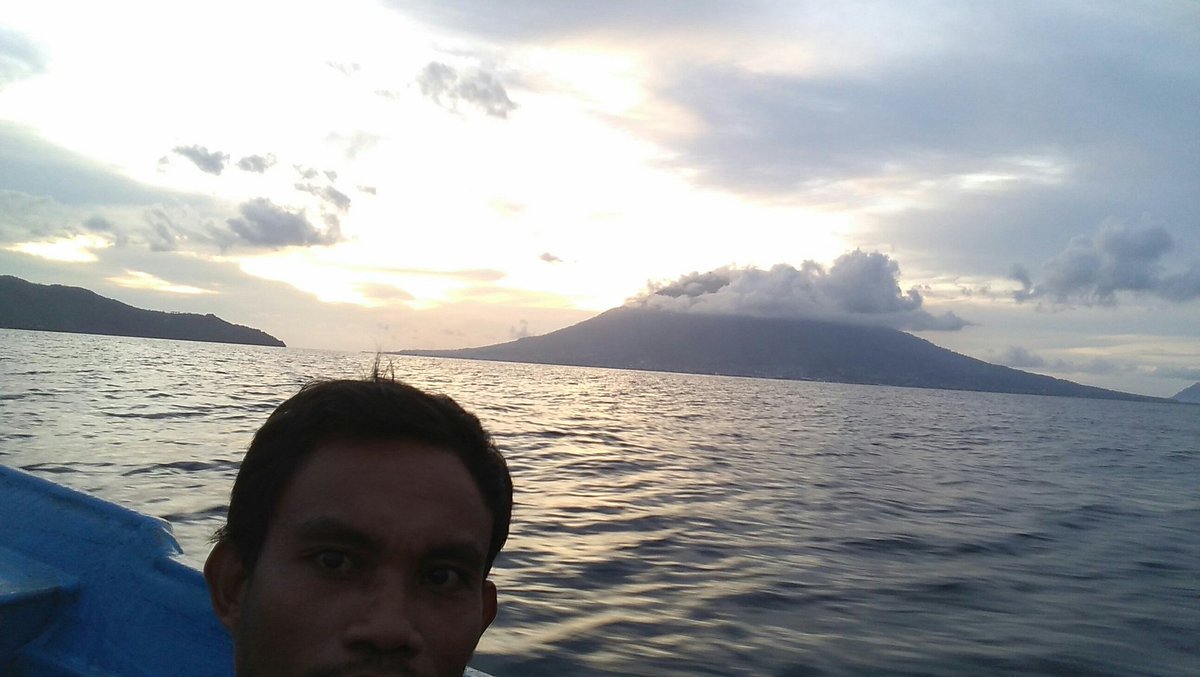 rustamade861's tweet photo. Mengulang kebiasaan semasa kecil
#Melaut https://t.co/z5b8ClBQlQ