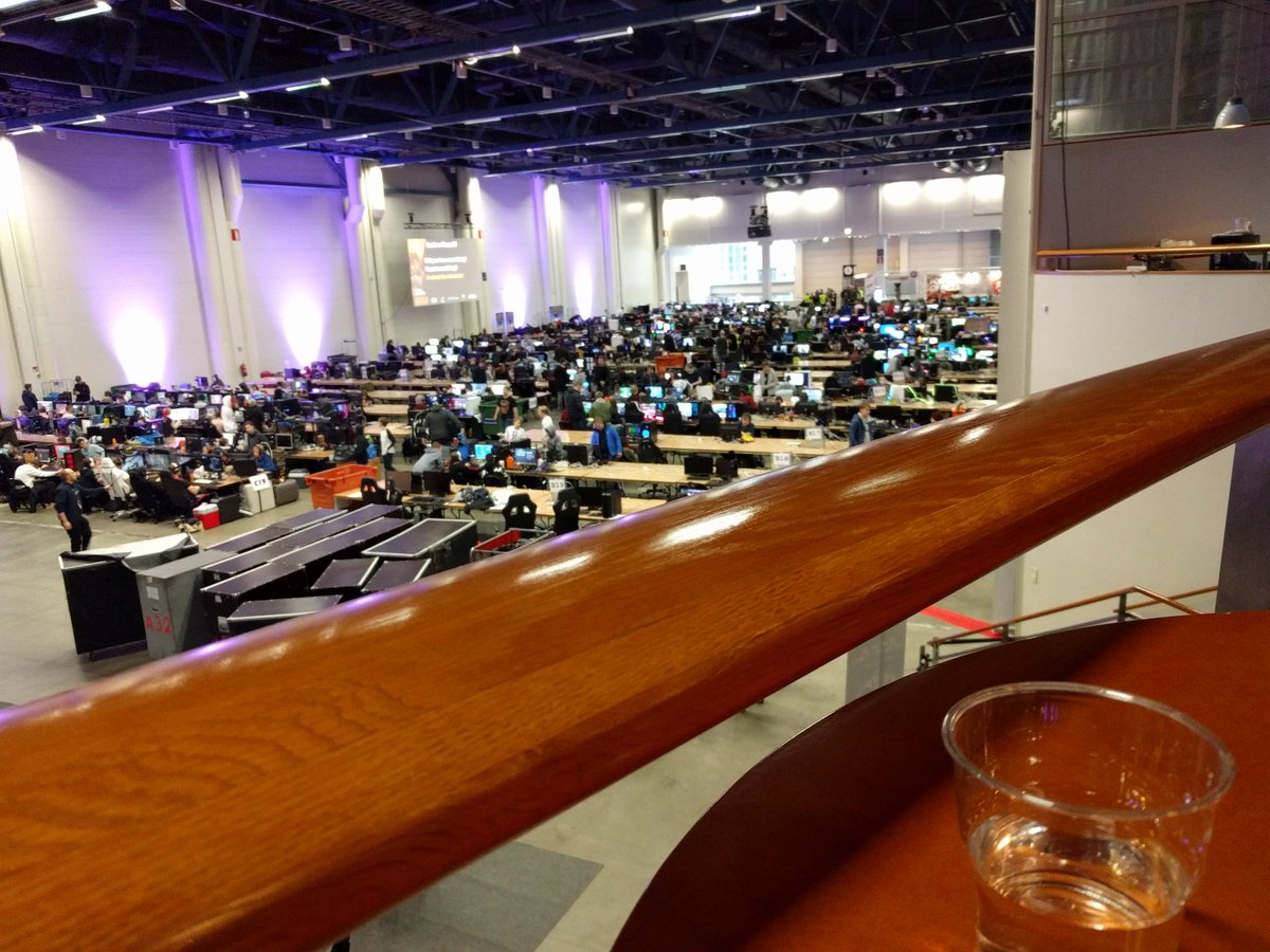 BitnutsGaming's tweet photo. Visiting #AssemblyWinter2018. It's a bit nuts 😁 soo many computa 😮 https://t.co/CGGdE3wG7U