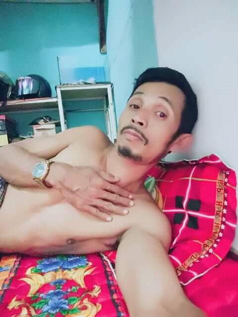 NasuhaDede's tweet photo. Pria kesepian https://t.co/NKVmCzaODq