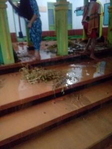 BrunoUpdate's tweet photo. #BrunoUpdate Hujan deras mengakibatkan kolam pemancingan jebol di desa gowong https://t.co/1aGbQvfUP4 #purworejo https://t.co/cAmQswNGVa