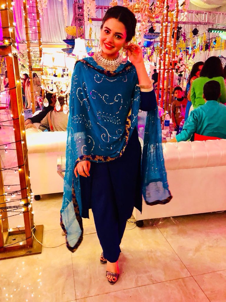 afifajmaniar's tweet photo. Sonya Hussyn sister`s star studded Mehndi event last night!
 
#AdnanSiddiqui #YousufBashirQureshi #YBQ #SonyaHussyn #THORpr
#YasraRizvi #FerozKhan #AsadSiddiqui #YasirHussain #ZaraNoorAbbas #SadafKanwal #SadiaGhaffar #TheDragon360 #Revolution #Blogazine #PakistansFirstBlogazine https://t.co/Xv2ER5Yjqv